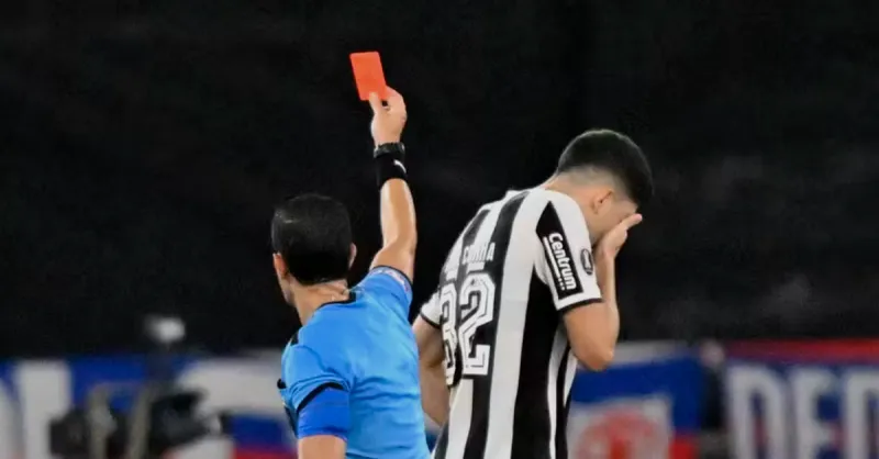 Jair: Suspensão Pós-Expulsão, Multa e Cenários Futuros no Botafogo