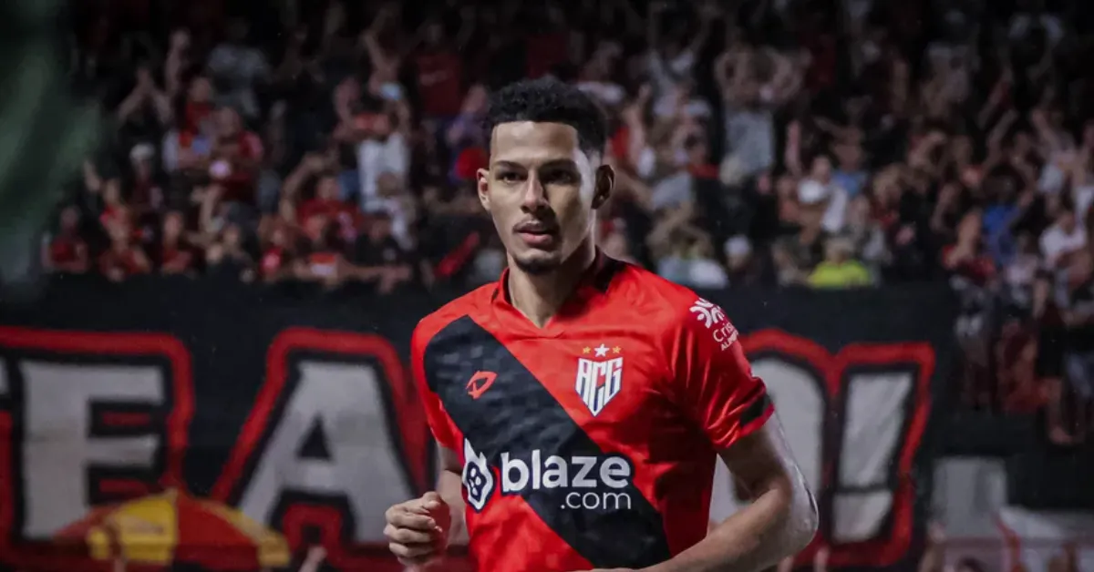 Botafogo Busca Alix Vinicius: Detalhes da Negociação pelo Zagueiro do Atlético-GO