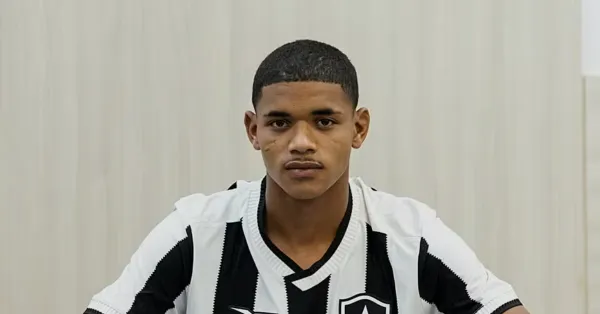 Botafogo Empresta Huguinho ao RWDM: A Visão Estratégica de John Textor na Bélgica