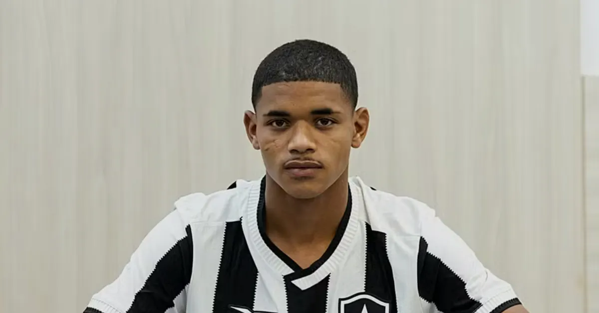 Botafogo Empresta Huguinho ao RWDM: A Visão Estratégica de John Textor na Bélgica