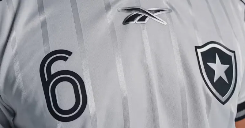 Nova Camisa Botafogo 2025: O Branco da Libertadores na Coleção Aura 90