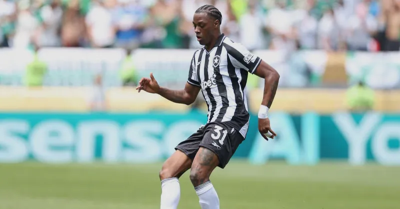 Kaio Pantaleão: Cirurgia no Joelho e Previsão de Retorno ao Botafogo