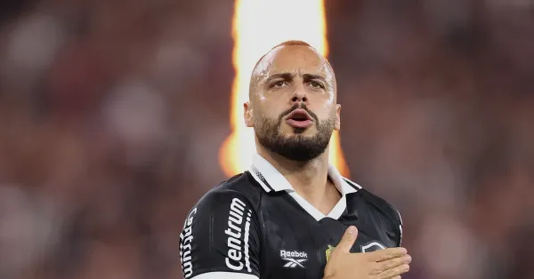 Botafogo: Danilo e Arthur Cabral Reforçam Elenco para Jogo Decisivo da Libertadores