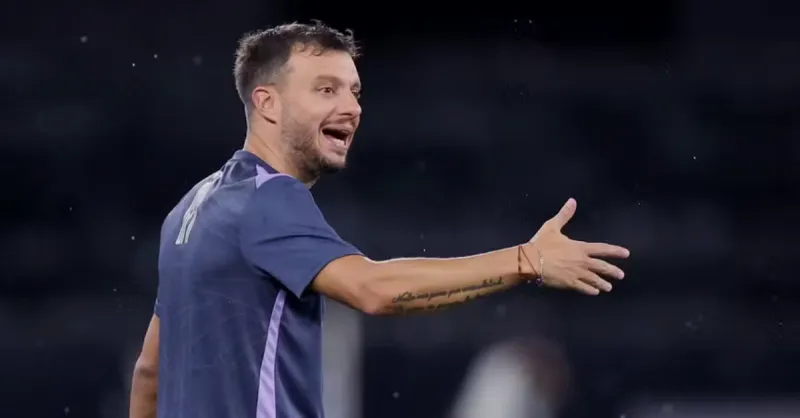 Anselmi e o Botafogo: A Realidade de Elenco Reduzido e Contusões