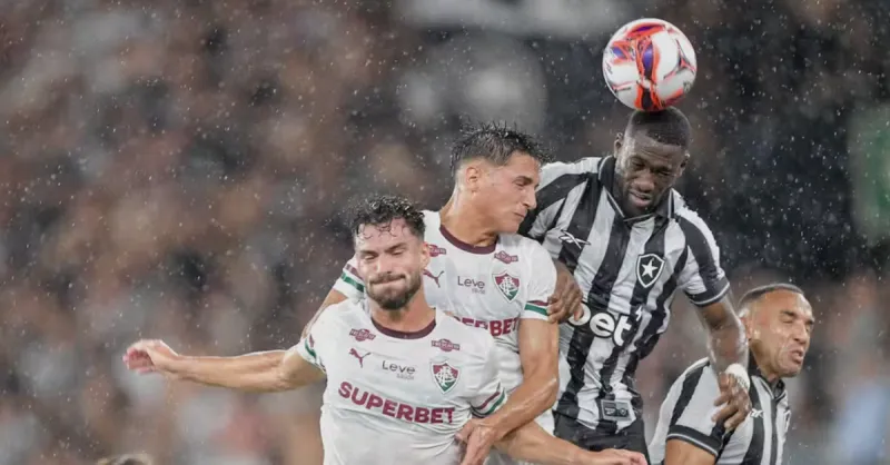 Bastos Reestreia no Botafogo: Opção Defensiva para Anselmi com Controle de Carga