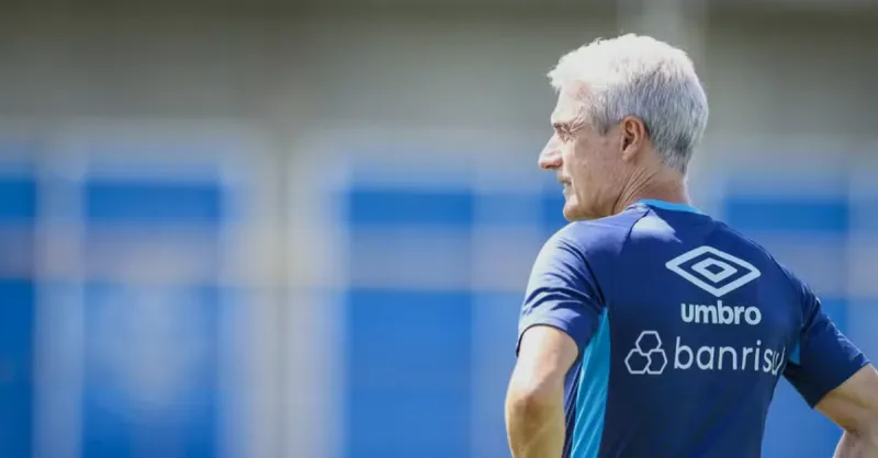 Luís Castro reencontra Botafogo em busca de identidade para o Grêmio